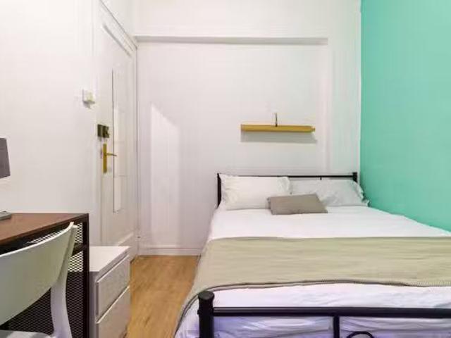 Habitación en 4, Sant Andreu, 08030 Barcelona, Spain