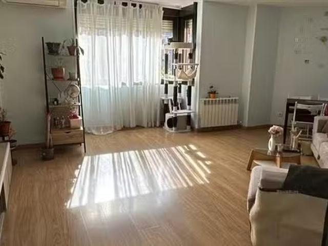 Habitación en 55 Calle de la Unanimidad