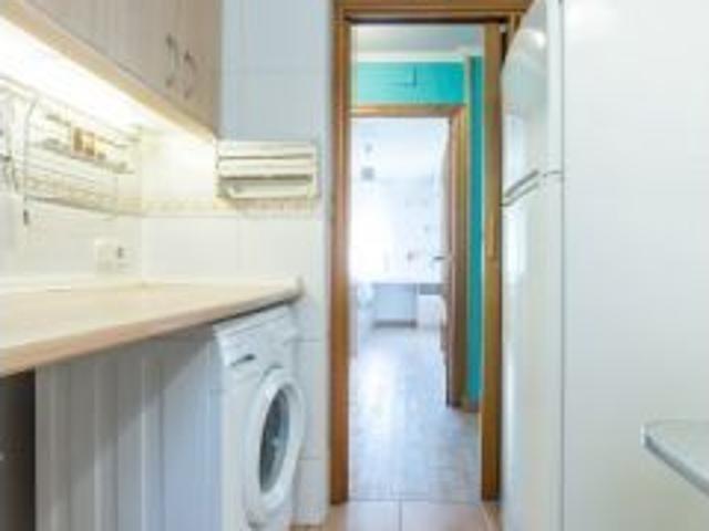 Habitación enorme con aire acondicionado en un apartamento de 4 dormitorios, L' Olivereta