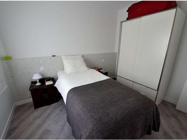 Habitación equipada con cómoda en un apartamento de 3 dormitorios, Usera