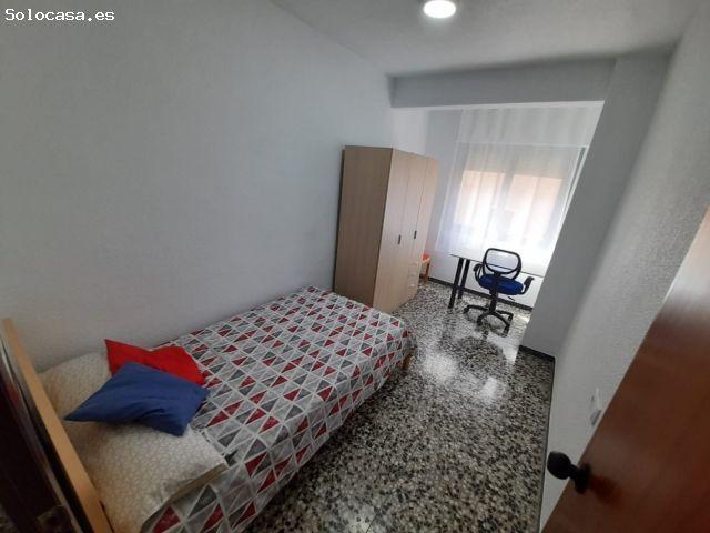Habitación ESTUDIANTES A DOS MINUTOS DE LA UMH BARRIO DE ALTABIX