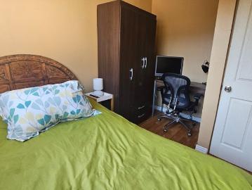 Habitación full amoblada con tv incluida, a pasos del metro