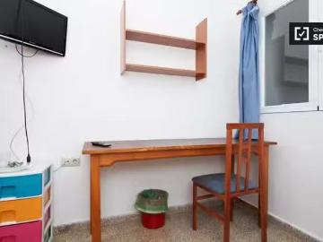 Habitación funcional en apartamento en Los Pajaritos, Granada