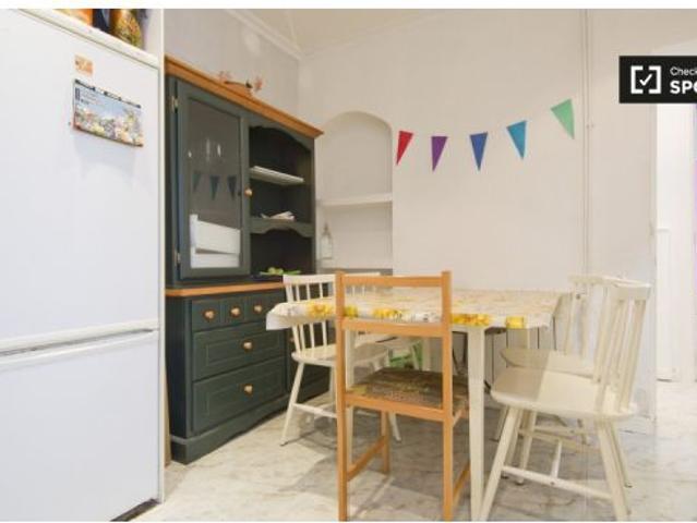 Habitación grande con llave independiente en el apartamento compartido, Puerta del Ángel