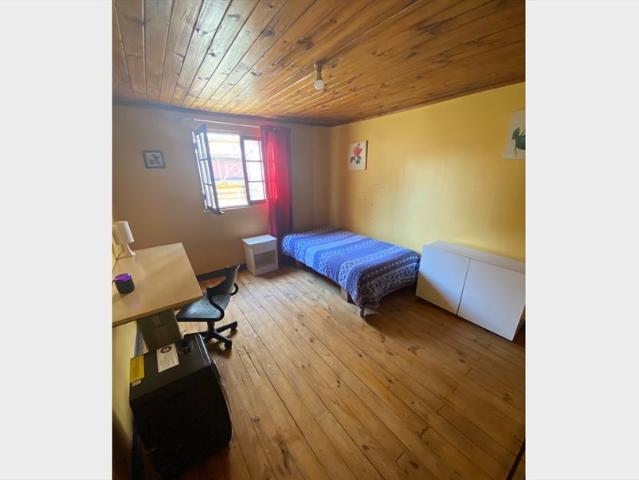 habitación GRANDE ILUMINADA/metro U DE CHILE/PETFRIENDLY/ casa tranqui a pasos de todo