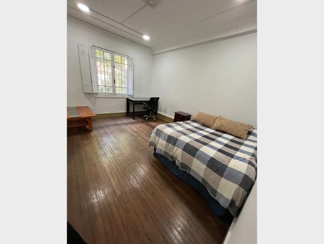 Habitación individual a pasos de metro Baquedano 1A