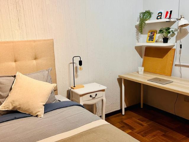 Habitación individual amoblada con escritorio, lista para entrar Las Condes