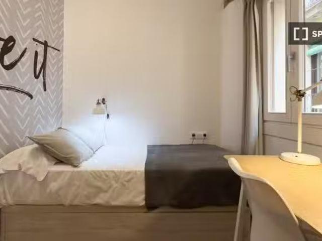 Habitación individual en coliving en el barrio Gótico
