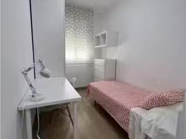 Habitación Individual en residencia en Sevilla, Sevilla