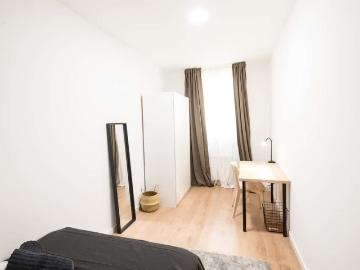 Embajadores, Palos de la Frontera, Madrid