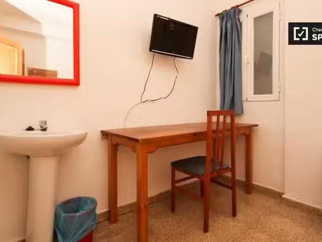 Habitación íntima en piso compartido en Los Pajaritos, Granada
