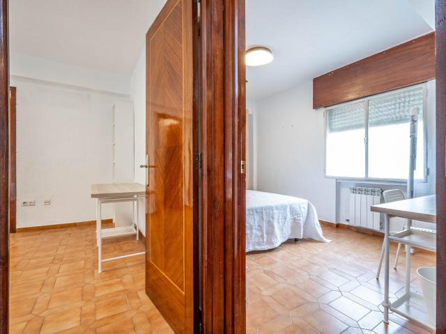 Habitación junto al Campus de Fuentenueva