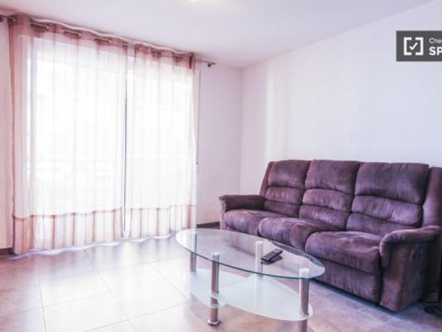 Habitación luminosa con ventana con vista a la calle en piso compartido, Benimaclet