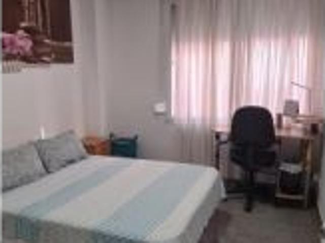 Habitación luminosa en alquiler en apartamento de 2 dormitorios en Horta