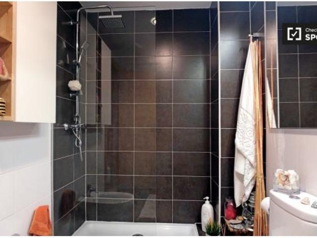 Habitación luminosa en alquiler en apartamento de 3 dormitorios en Getafe