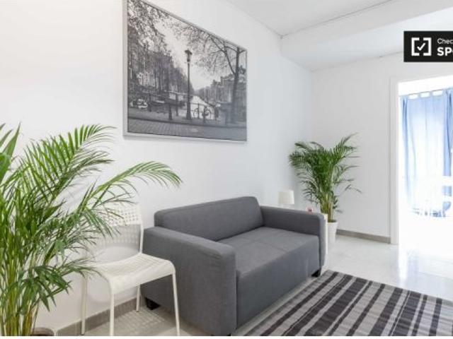 Habitación luminosa en alquiler en apartamento de 5 dormitorios en Benimaclet