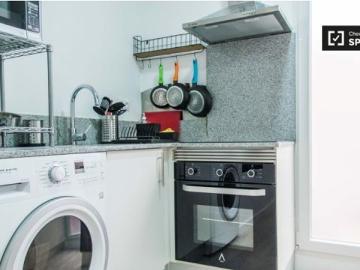 Habitación luminosa en apartamento de 5 dormitorios en Burjassot