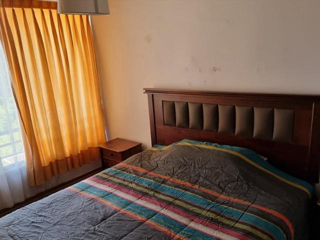 Habitación principal amplia con baño