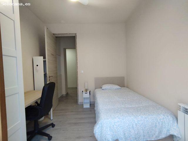 Habitación RC Cisneros equipada con baño propio