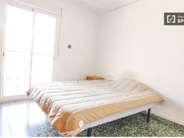 Habitación relajante con calefacción en piso compartido, Benimaclet