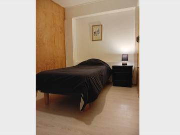 “Habitación + sala de estudio, todo incluido”