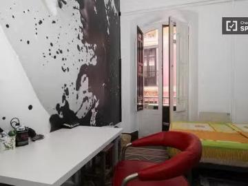 Habitación soleada en alquiler en el centro de la ciudad de Gr.