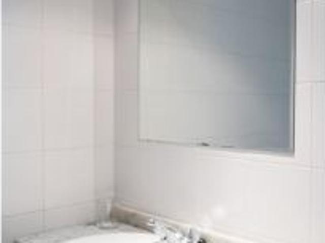 Habitación soleada en residencia en Ciudad Universitaria