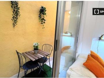 Habitaciones en alquiler en apartamento de 3 dormitorios en El Guinardó