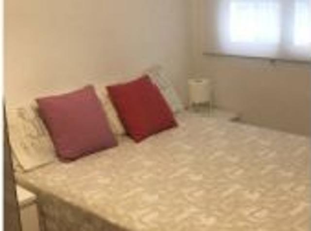 Habitaciones en alquiler en apartamento de 4 dormitorios en Moratalaz