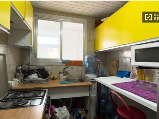 Habitaciones en alquiler en apartamento de 4 dormitorios en sant martí