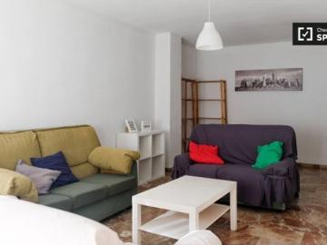 Habitaciones en alquiler en enorme apartamento de 4 dormitorios en San Francisco Javier