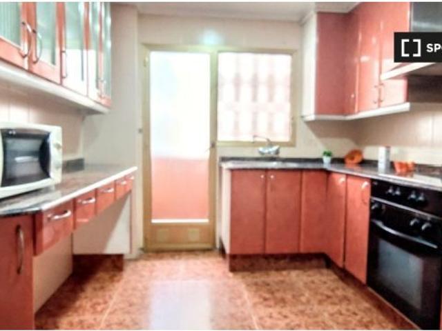 Habitaciones en alquiler en el apartamento de 5 dormitorios en Burjassot