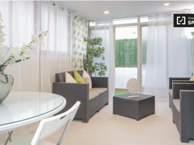 ¡Habitaciones en alquiler en piso de 4 habitaciones en Madrid!
