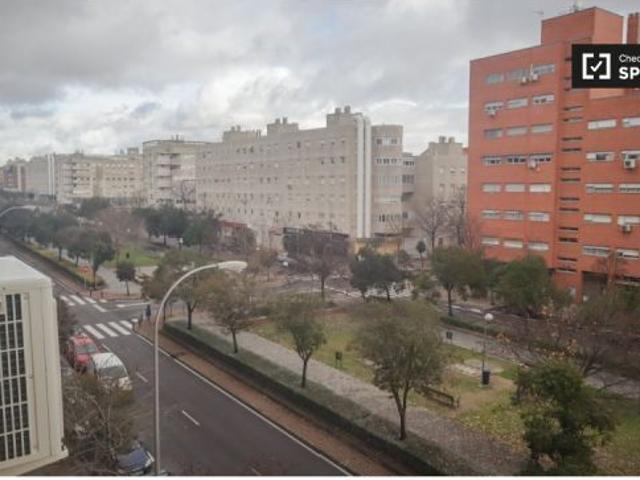 ¡Habitaciones en alquiler en un Piso de 5 habitaciones en Madrid!