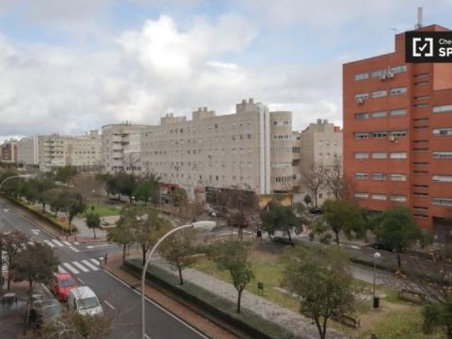 ¡Habitaciones en alquiler en un Piso de 5 habitaciones en Madrid!