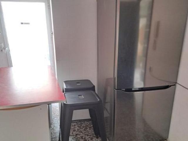 Habitaciones en Murcia zona sagasta codigo postal 30004, 5 habitaciones, 2 baños, Wifi incluido