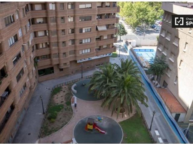 Habitaciones en piso de 5 dormitorios en Valencia