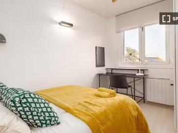 Habitaciones para alquilar en apartamento de 4 dormitorios en.