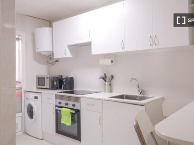 Habitaciones para alquilar en apartamento de 5 dormitorios en Madrid
