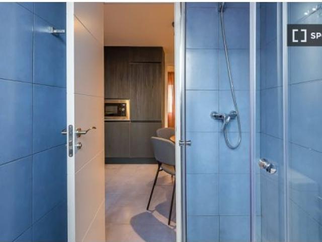 Habitaciones para alquilar en apartamento de 5 dormitorios en Madrid
