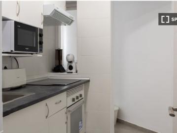 Habitaciones para alquilar en apartamento de 2 dormitorios en Gràcia