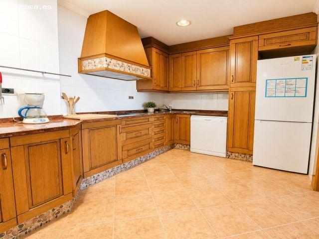 Habitaciones premium para chicas estudiantes en una amplia casa