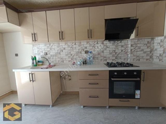 Hacı Bayram Veli Caddesi Üzeri Yıldız Göbek Yakını Kiralık 3+1