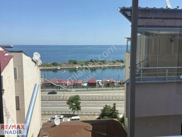Hacıhüseyin Mahallesi'nde Sahile Yakın |3+1 Kiralık Daire