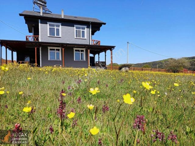 Hacıosman Mah. Takaslı 3950m2 Arsalı Satılık Müstakil Bahçeli Ev