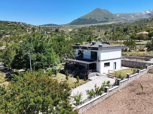 Hacılar Aşağı Mah. 4+1 Özel Yapım Villa