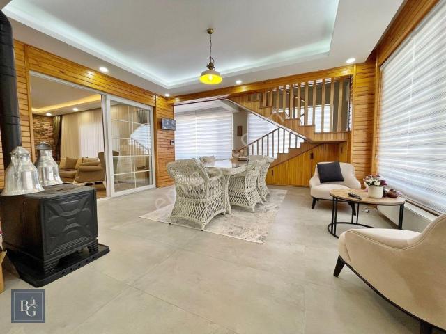 Hacılar'da Müştemilatlı Geniş Peyzajlı 450m² Premium Yaşam Alanı