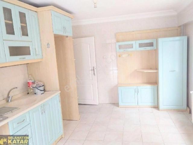 Hacıseyfettin Mah.incirli Caddesi Altı.2+1.90m.2.kat.kombili Asansörlü Daire