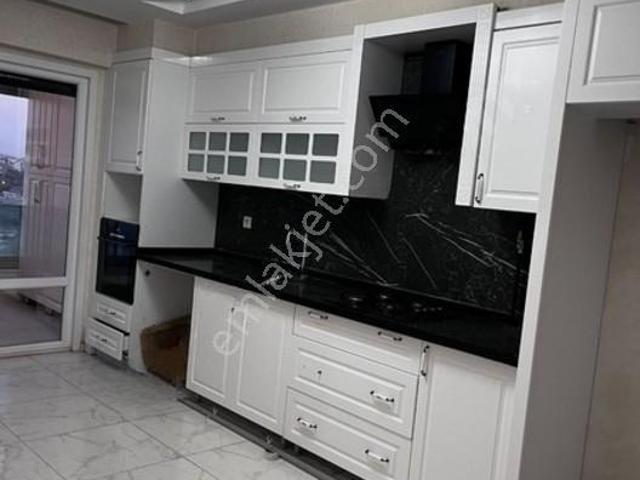 Hacıveyis Mahallesinde Site İçerisinde 3+1 Satılık Daire