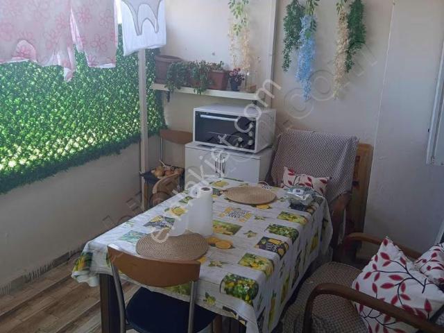 Hacı Zihni Sk. 1+1 Hol+geniş Balkonlu